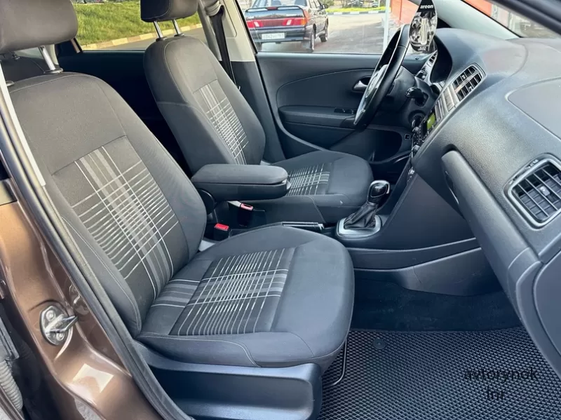 ПРОДАМ VOLKSWAGEN POLO 2015 ГОДА
