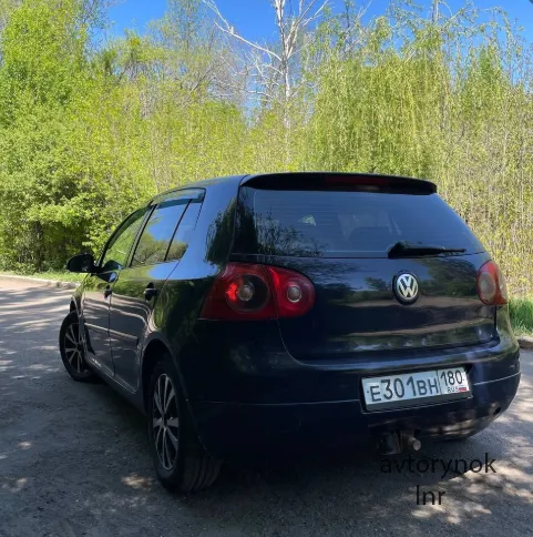 Volkswagen Golf V (2004)