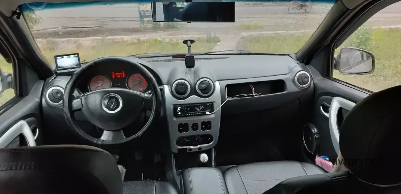 Продам Renault Logan 2 2013 года