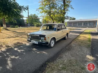 Продам ВАЗ 2107 1986 год